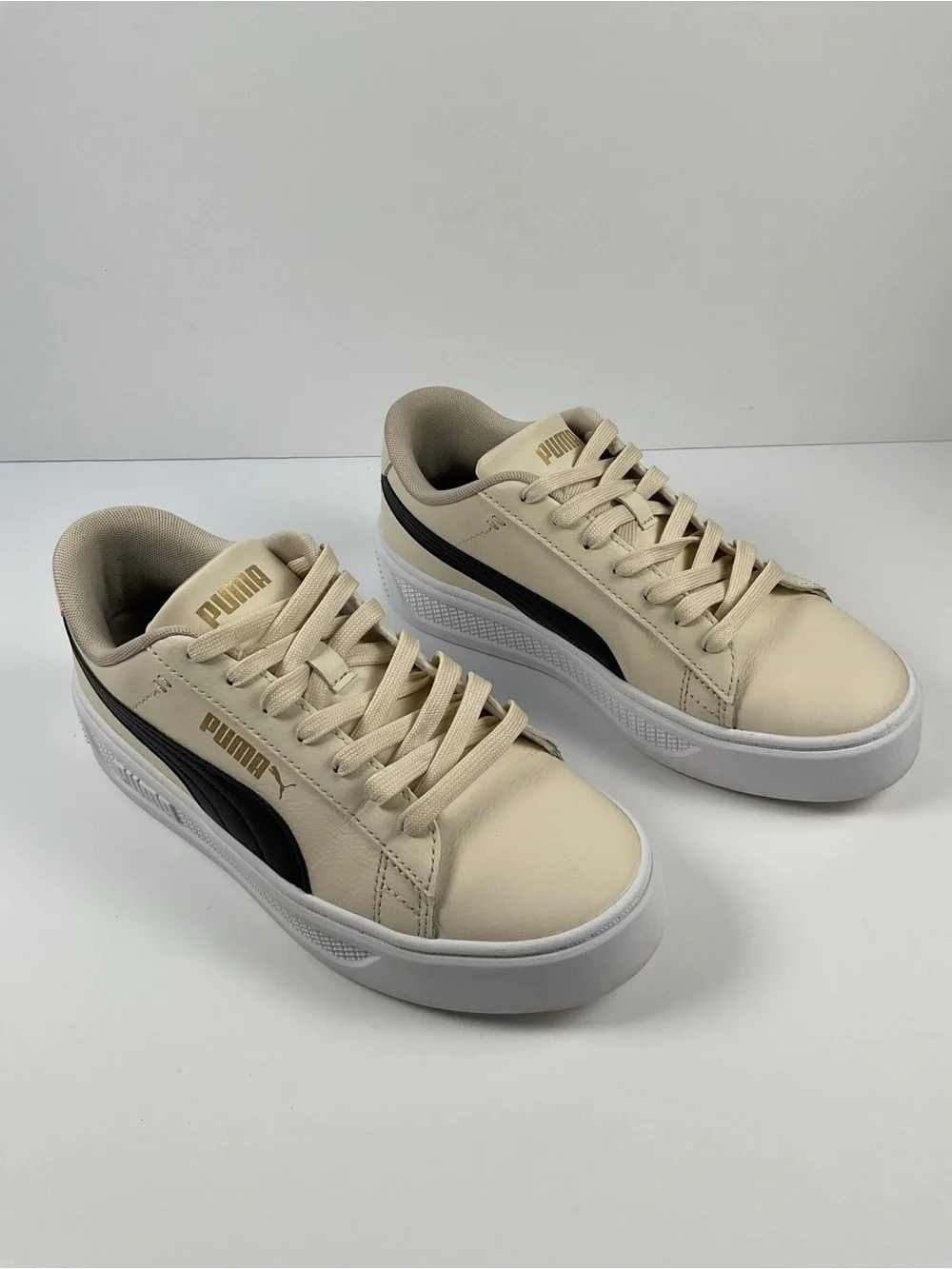 Puma Smash Platform V3 Women Sneakers Cream Black Size 8 Casual Shoes - Picture 2 of 10